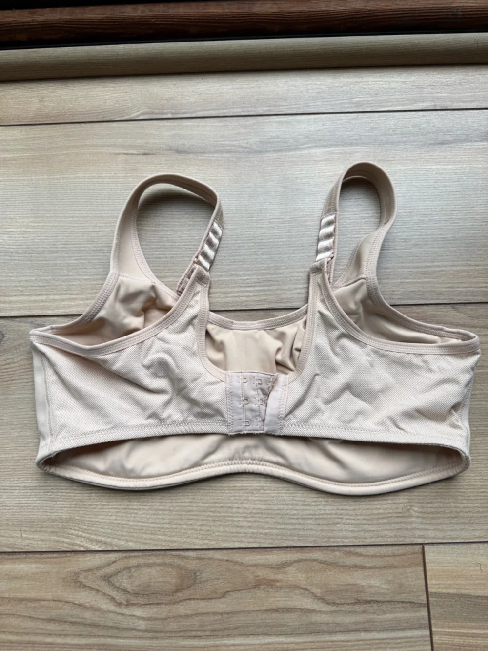 Wacoal Sport 38DD bra - Picture 3 of 8